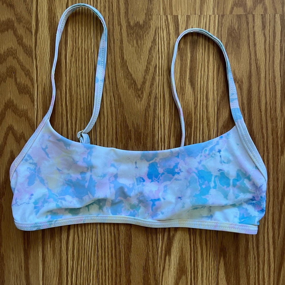 Like new L Space Tie Dye bikini top, size Small